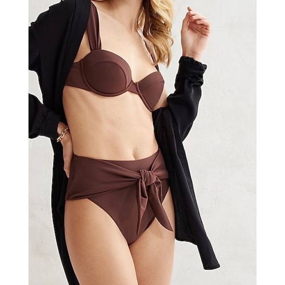 ✨Express Underwire Bikini Top✨ - Picture 3 of 8